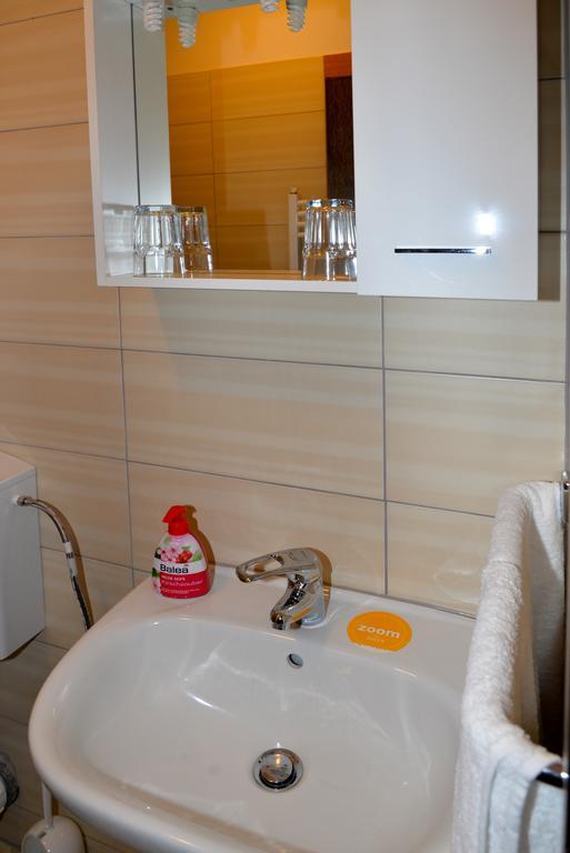 Guesthouse Pink Panther Udbina Pokój zdjęcie