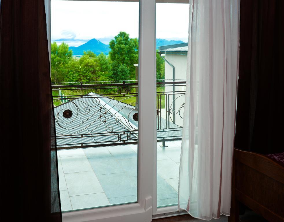 Guesthouse Pink Panther Udbina Zewnętrze zdjęcie